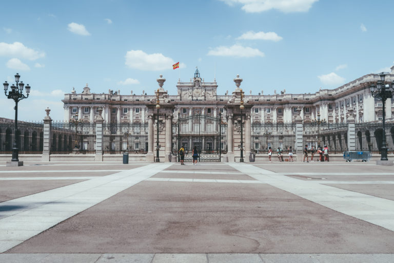 THE ULTIMATE MADRID TRAVEL GUIDE